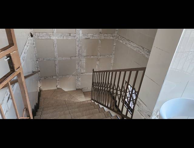 6 BEDROOM HOUSE FOR SALE IN ZINNIAVILLE
